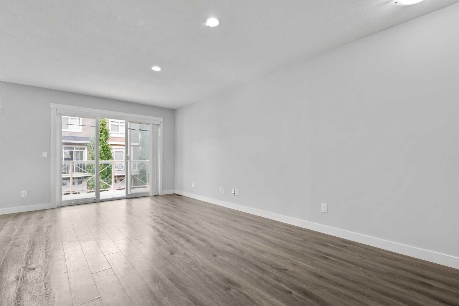905 Skyview Ranch Grove NE — photo 3