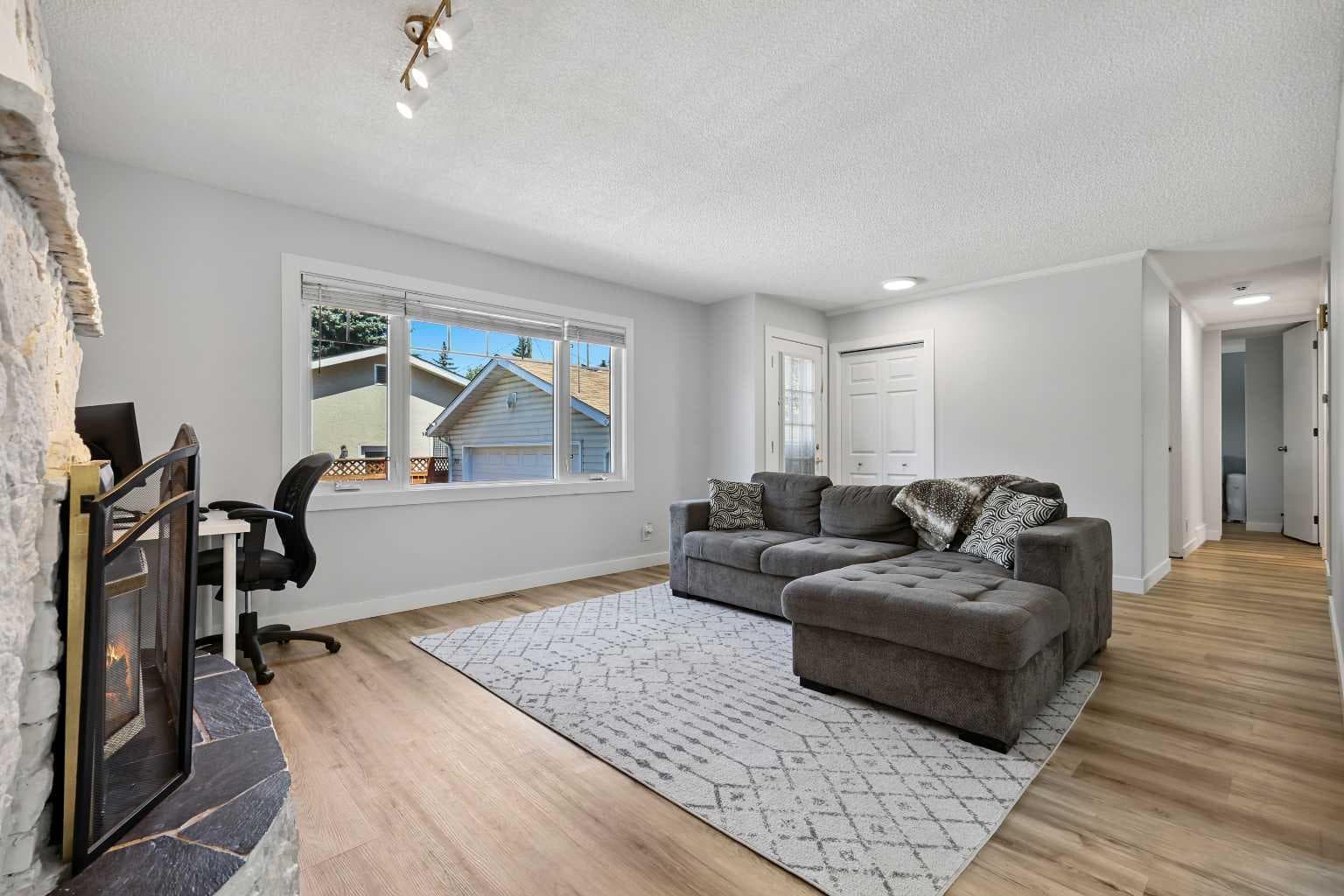 309 Olympia Drive SE — photo 5