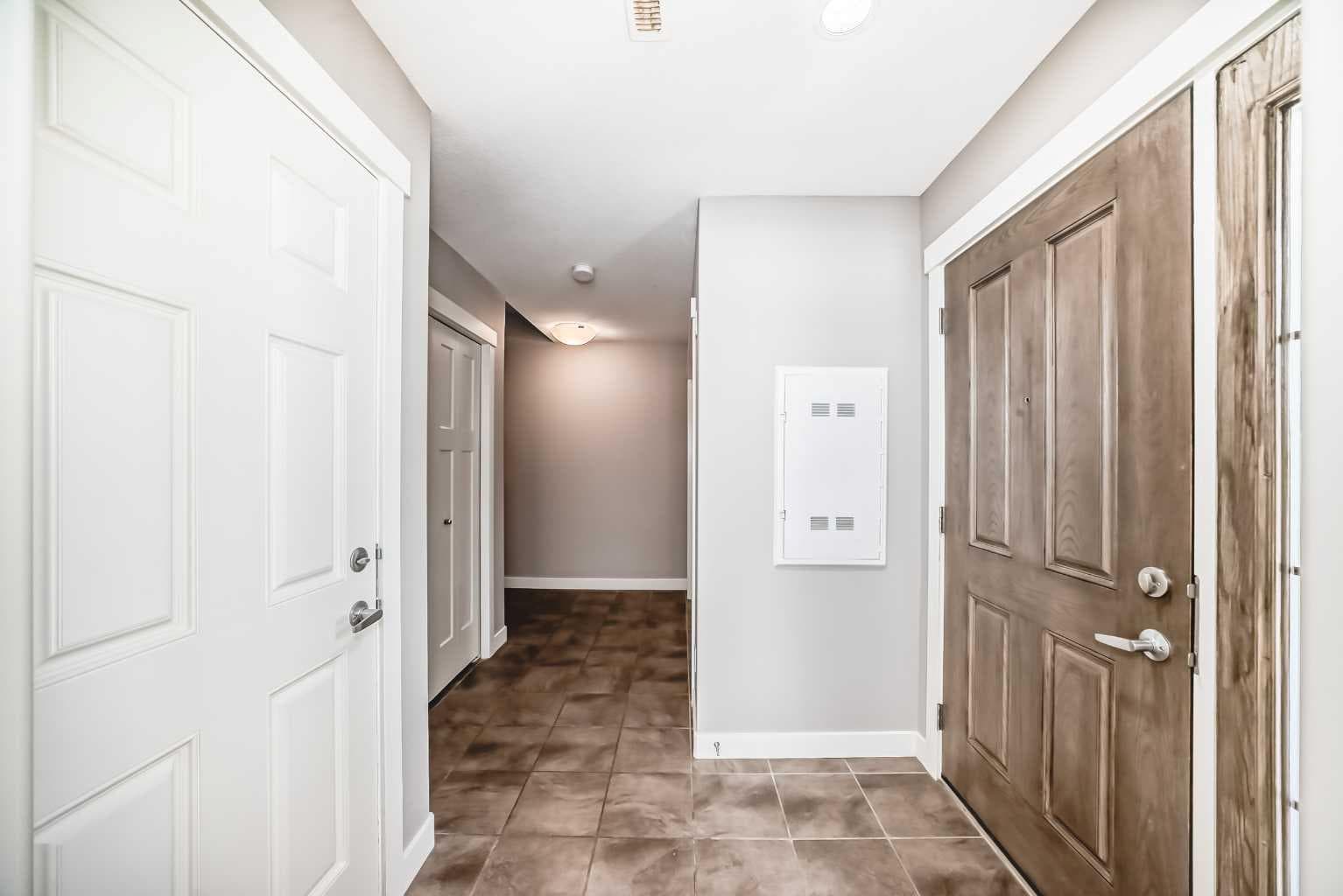201 Evanston Manor NW — photo 4