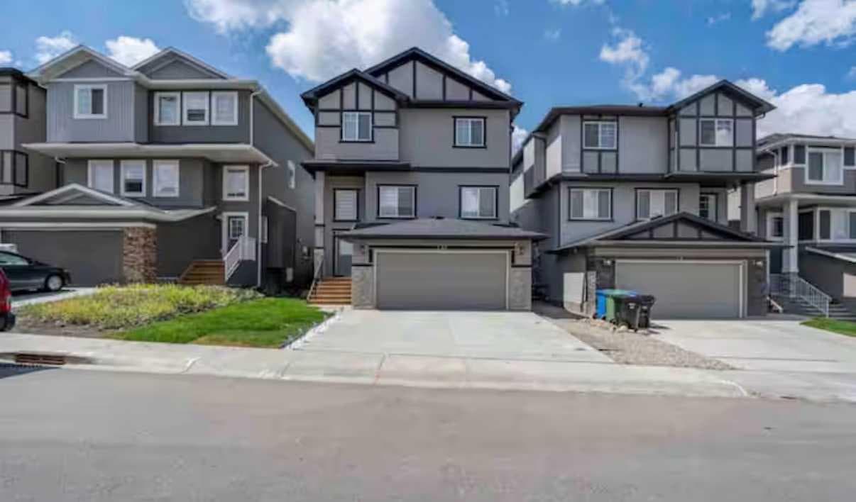 131 Sherview Grove NW — photo 1
