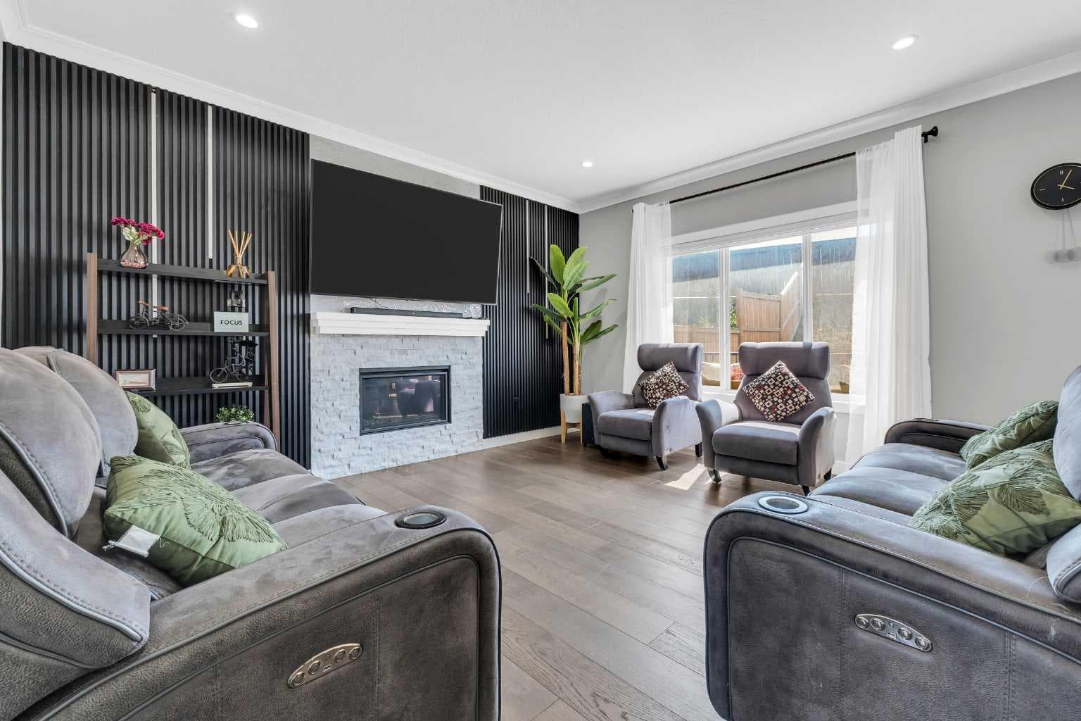 131 Sherview Grove NW — photo 3