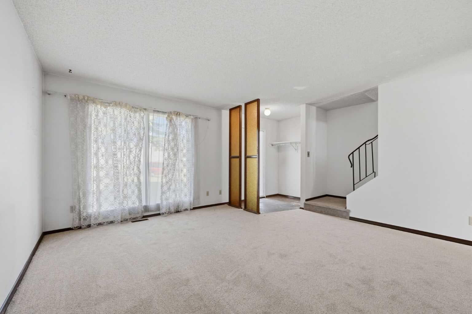 222 Marlborough Way NE — photo 3
