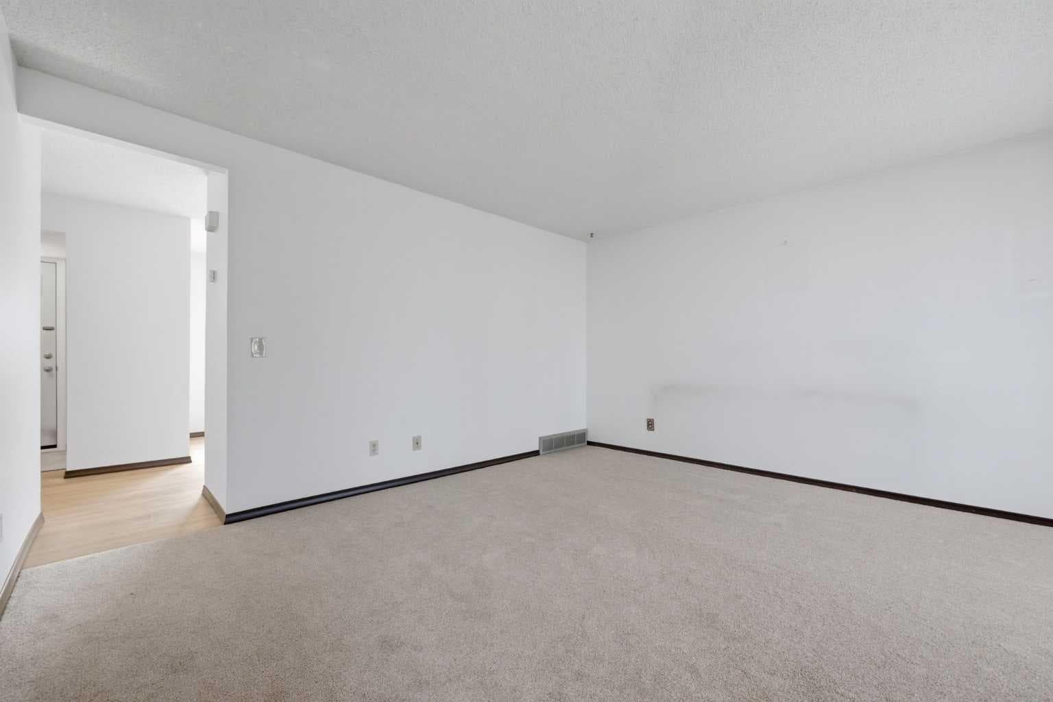 222 Marlborough Way NE — photo 4