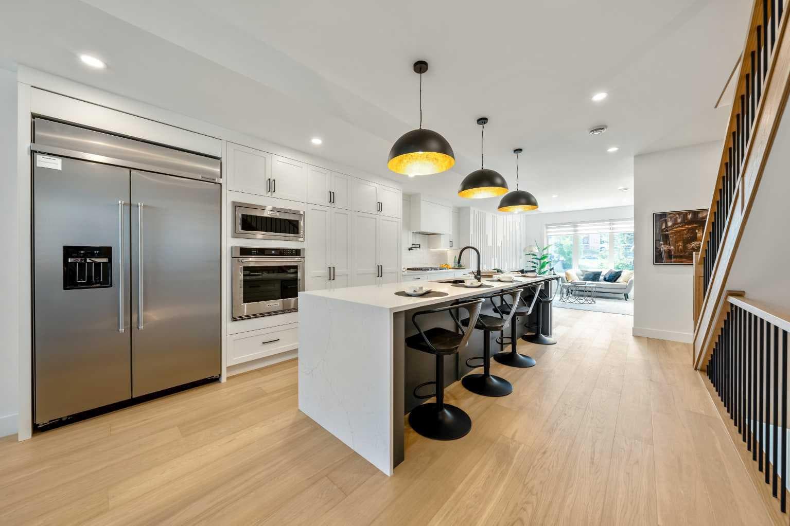 2518 16B Street SW — photo 4