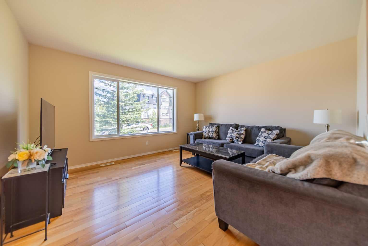 131 Everglen Rise SW — photo 5