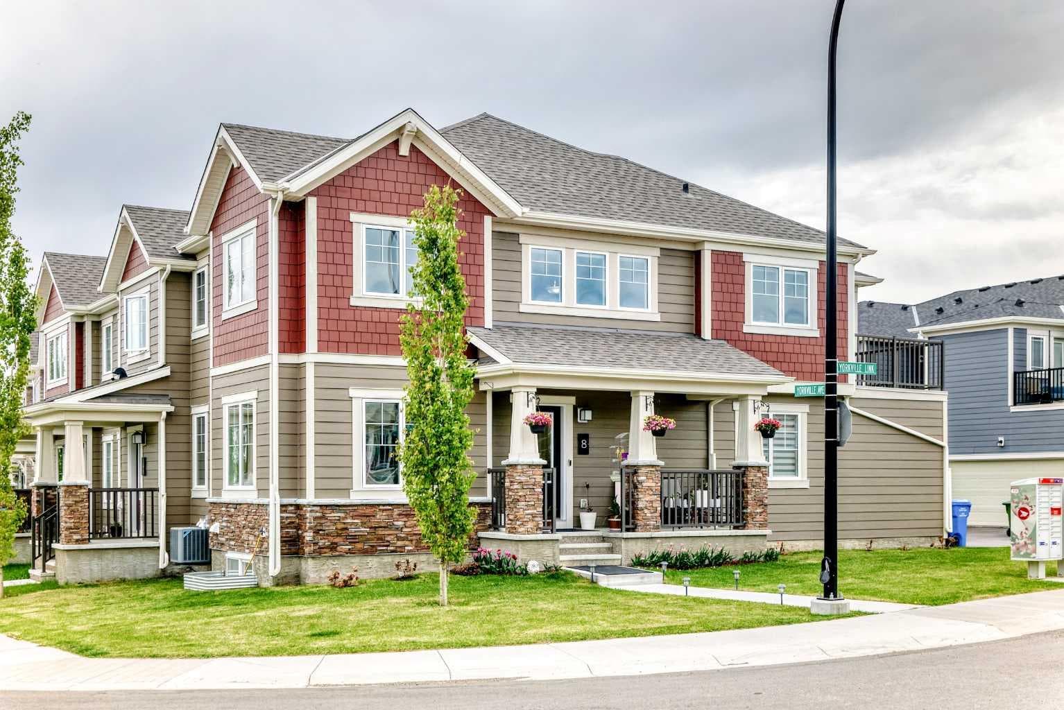 8 Yorkville Link SW — photo 2