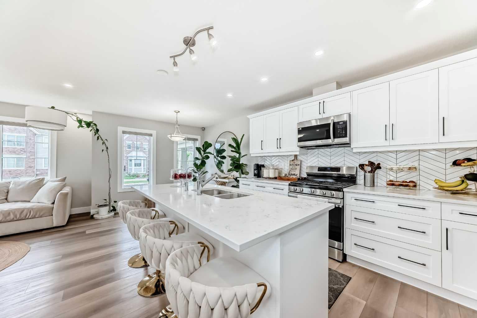 8 Yorkville Link SW — photo 4