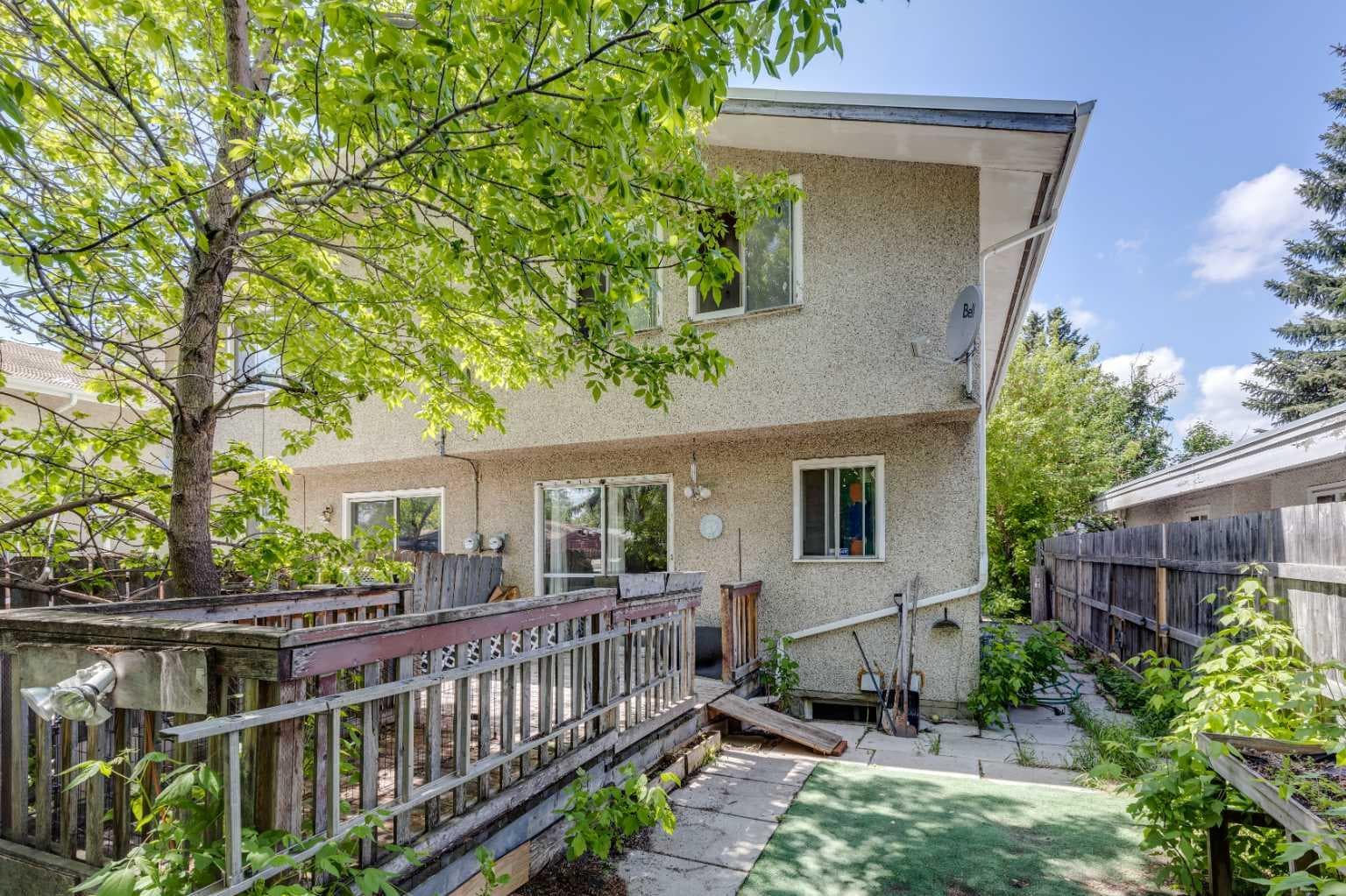 2030 39 Street SE — photo 3