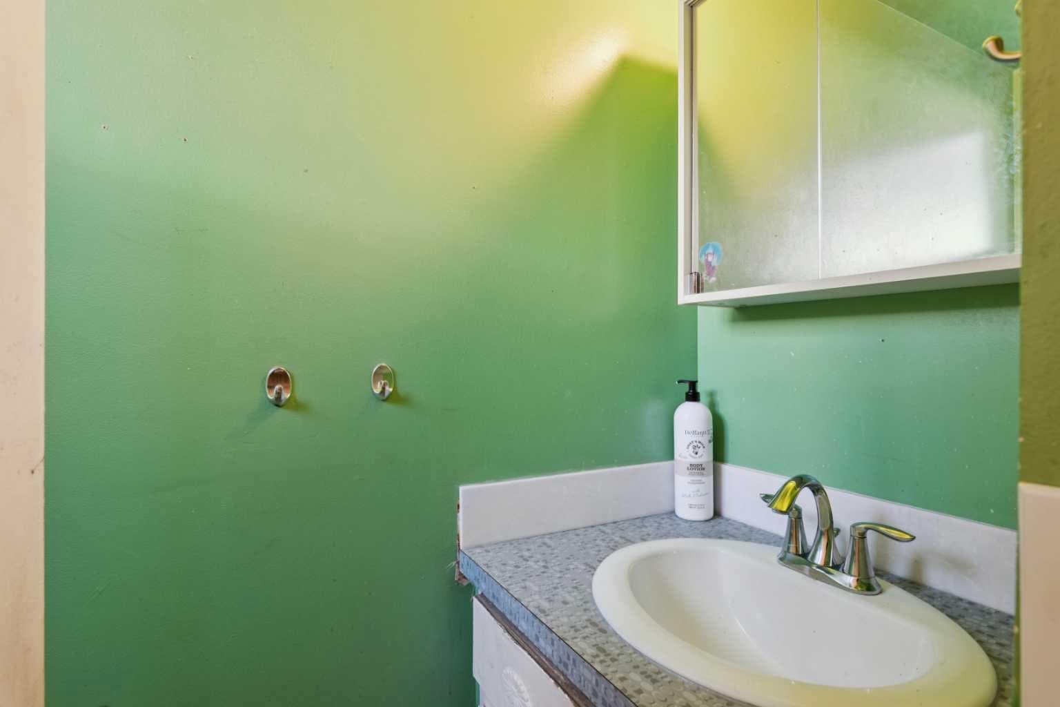 2030 39 Street SE — photo 5