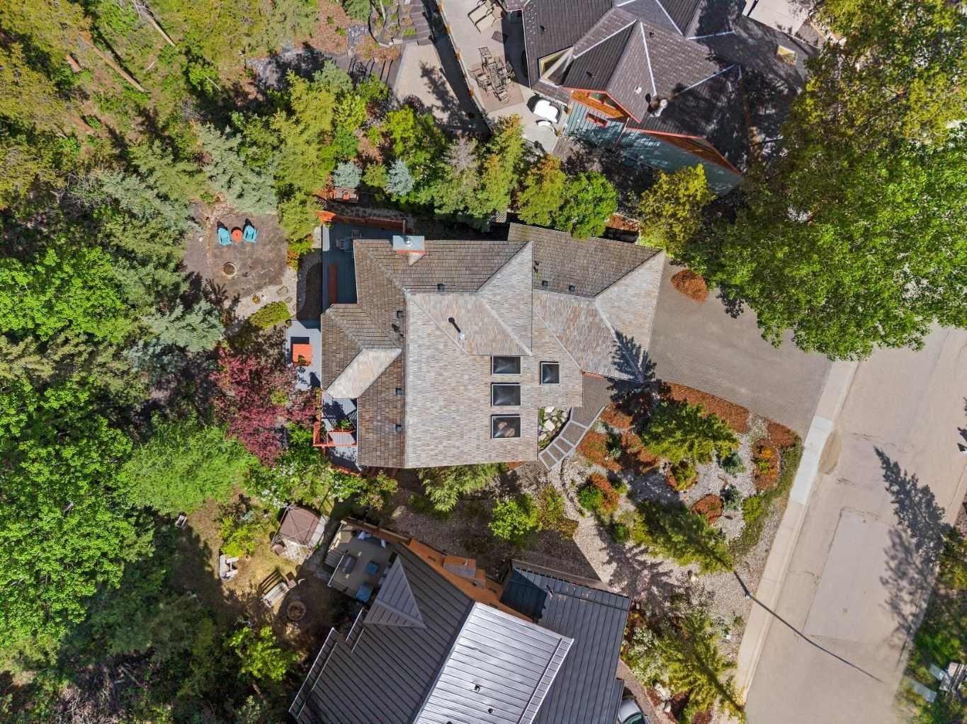 1072 Evergreen — photo 4