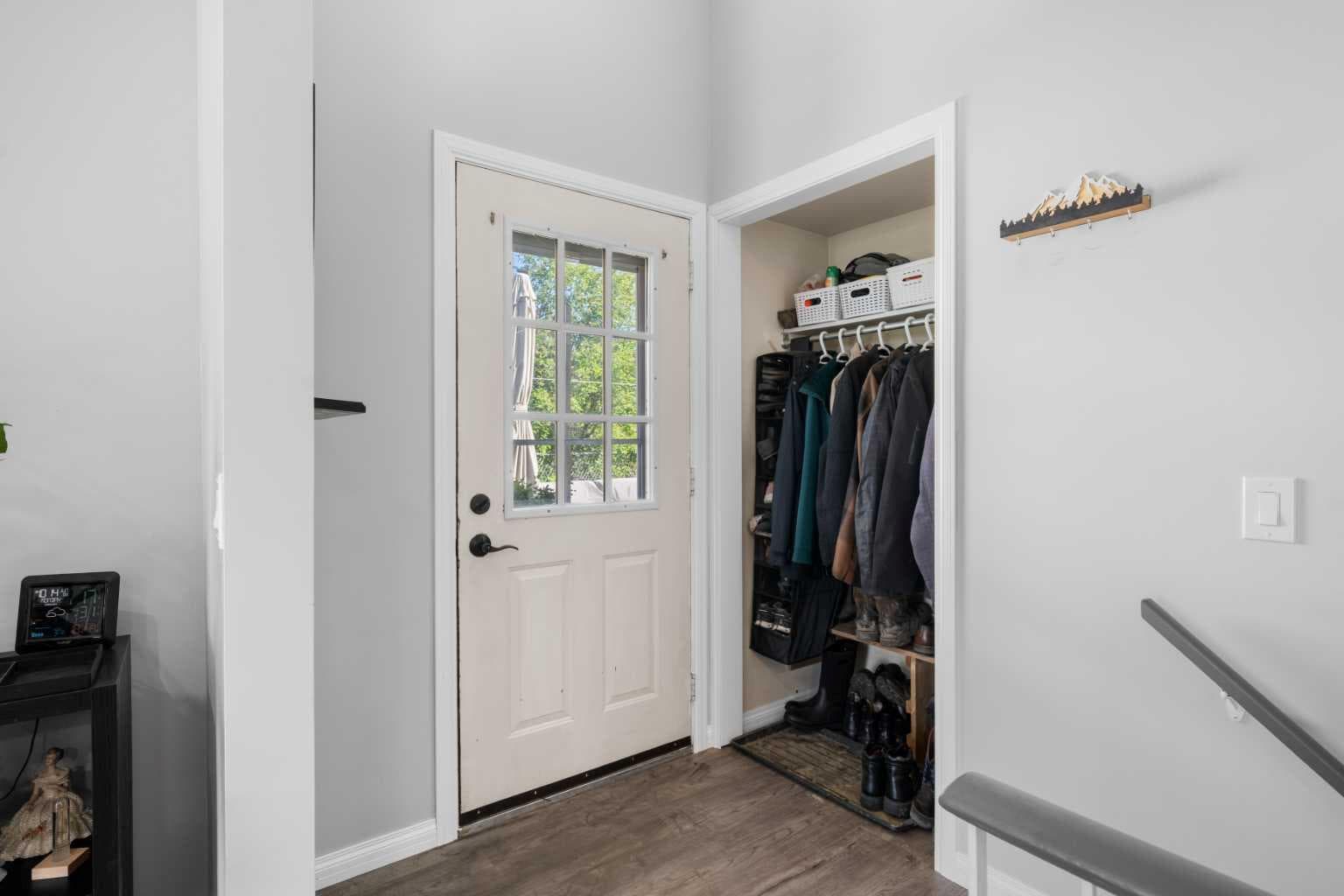 24 Cedardale Rise SW — photo 2
