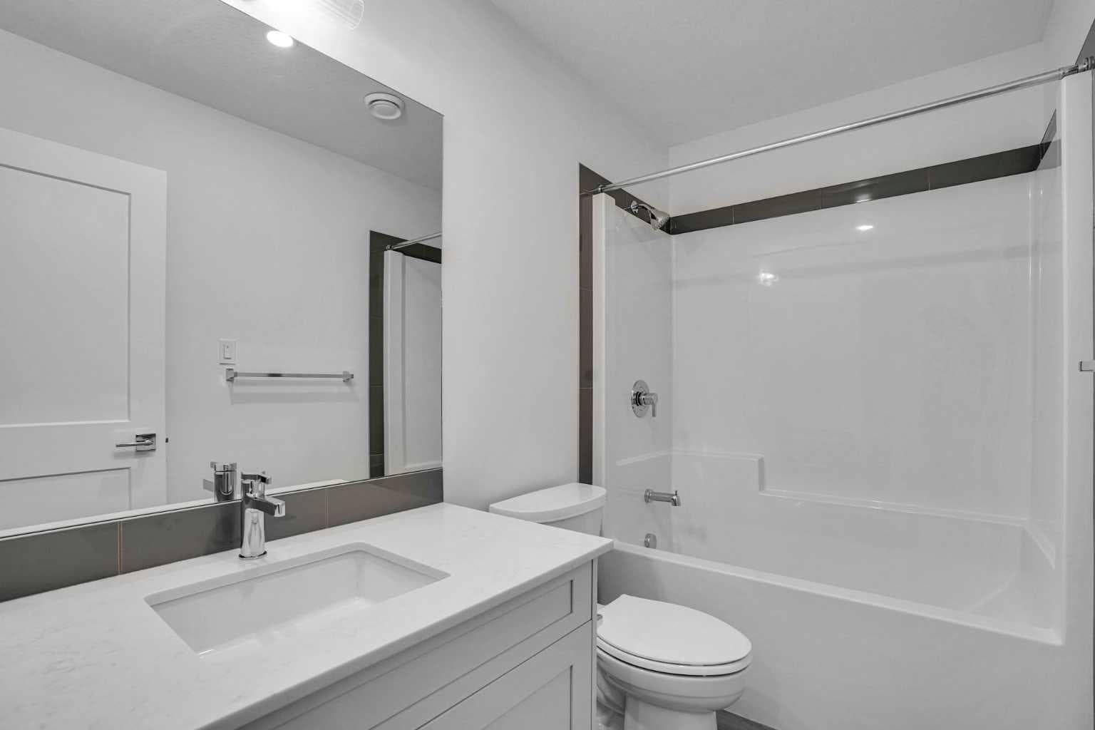 3302`, 3700 Seton Avenue SE — photo 4
