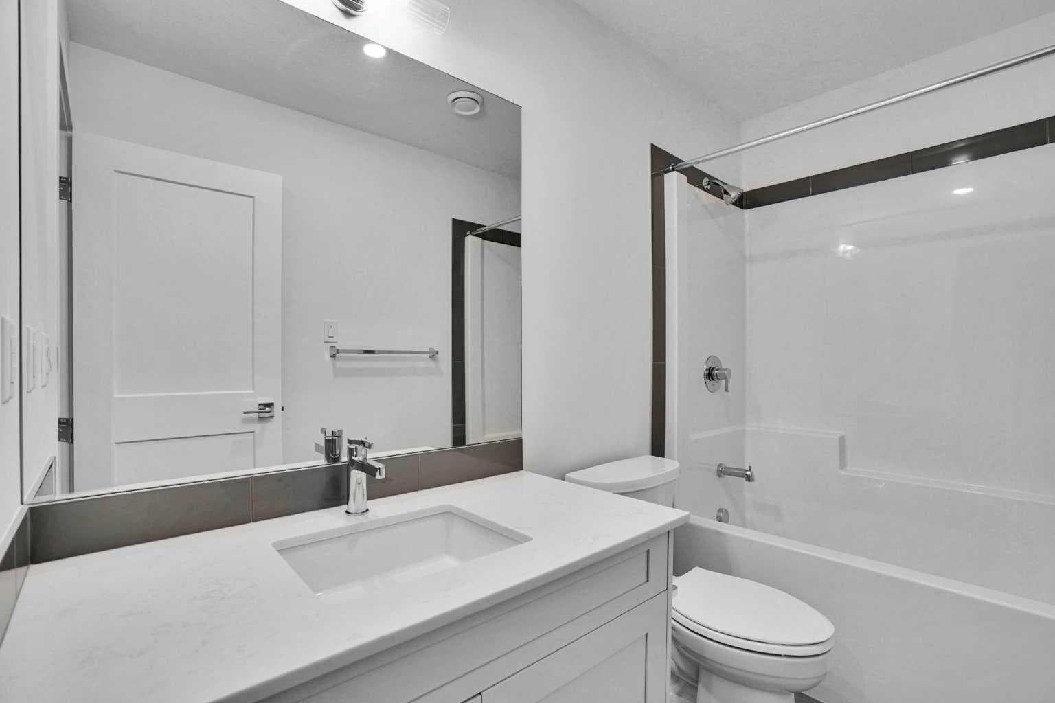 3302`, 3700 Seton Avenue SE — photo 5