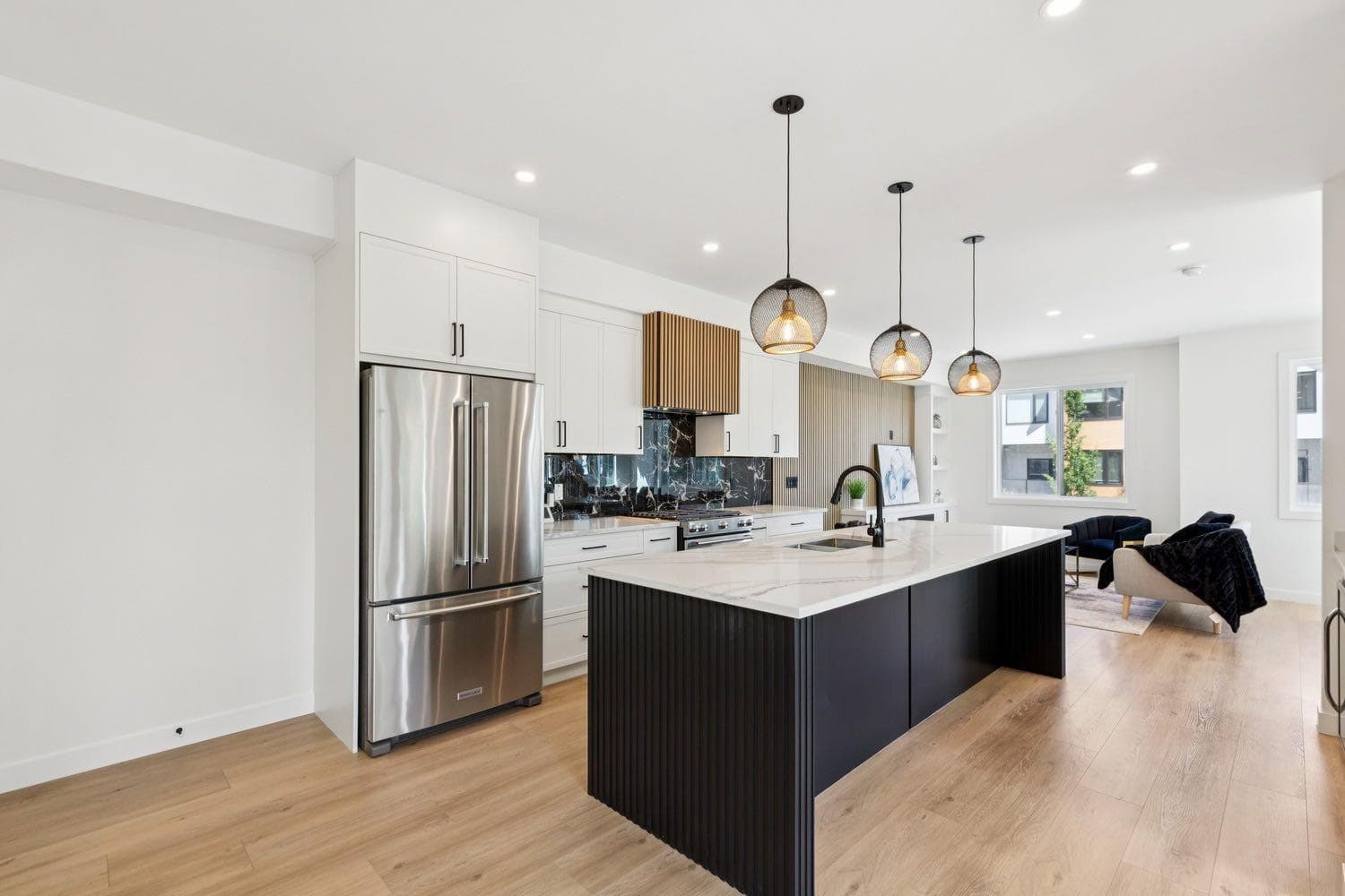 2402 Westmount Road NW — photo 4