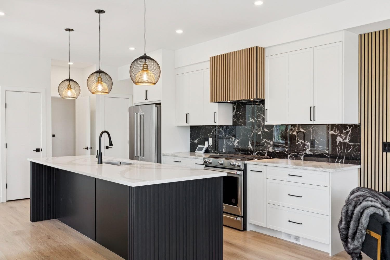 2402 Westmount Road NW — photo 5