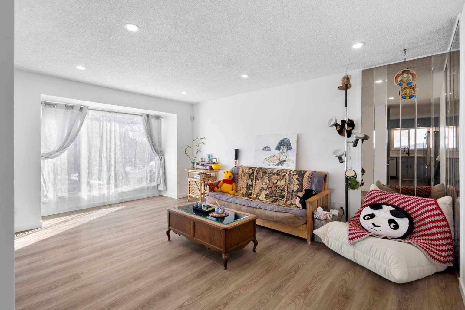 95 Beddington Way NE — photo 4