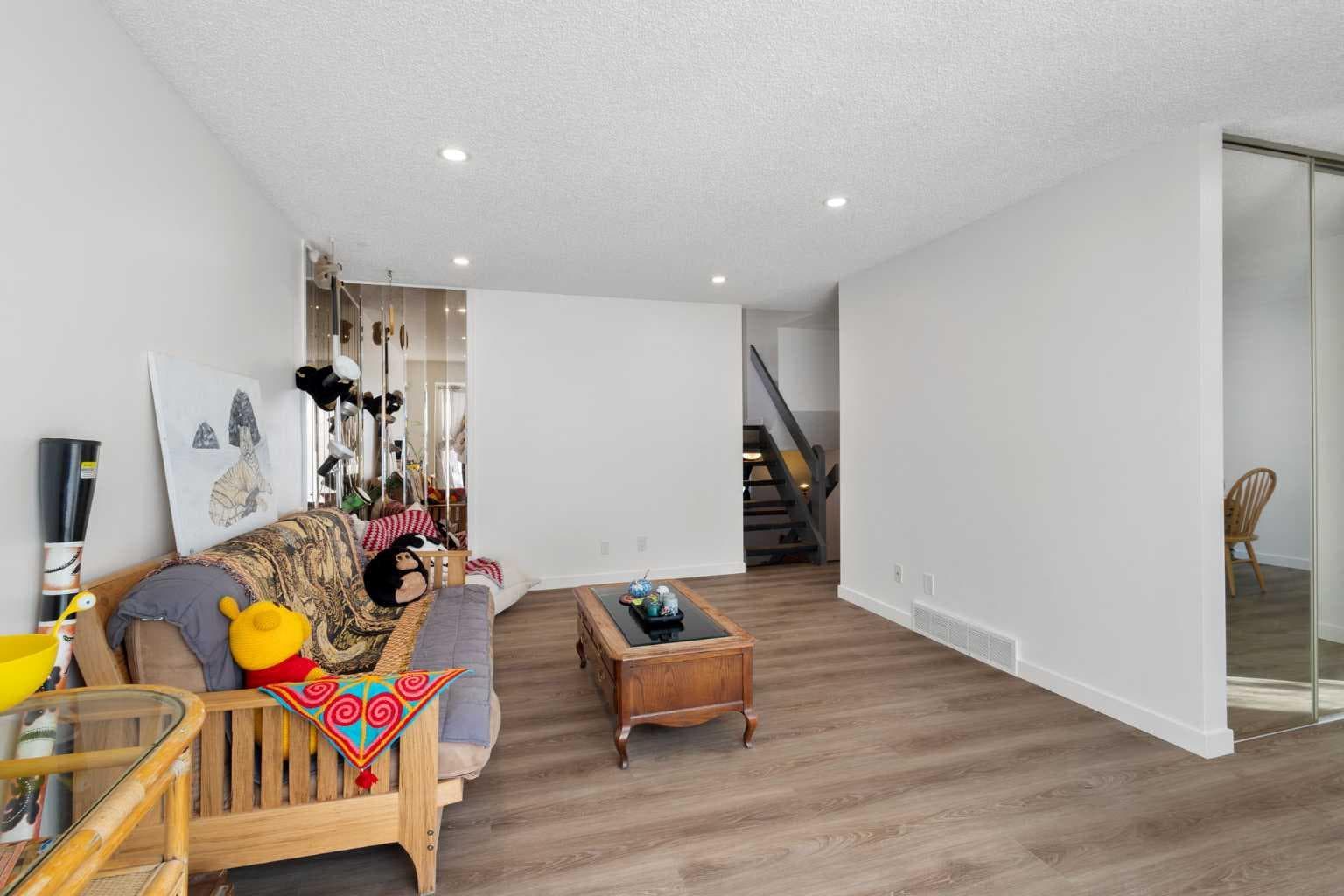 95 Beddington Way NE — photo 5