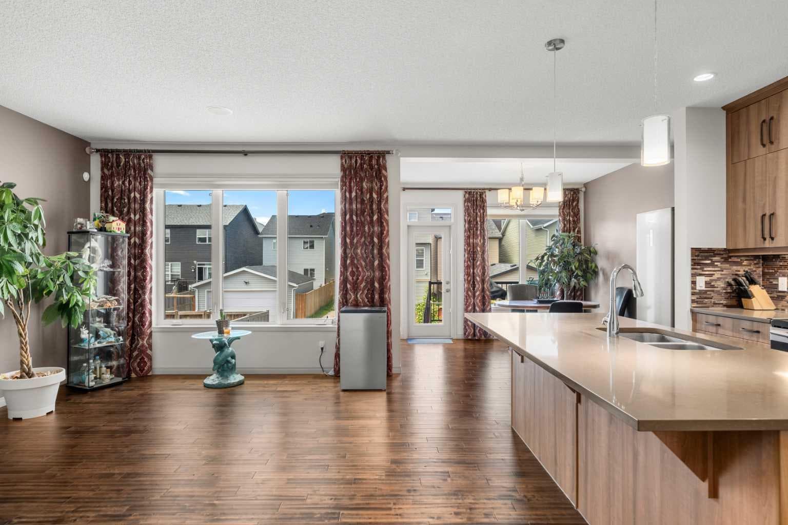 158 Skyview Point Crescent NE — photo 5