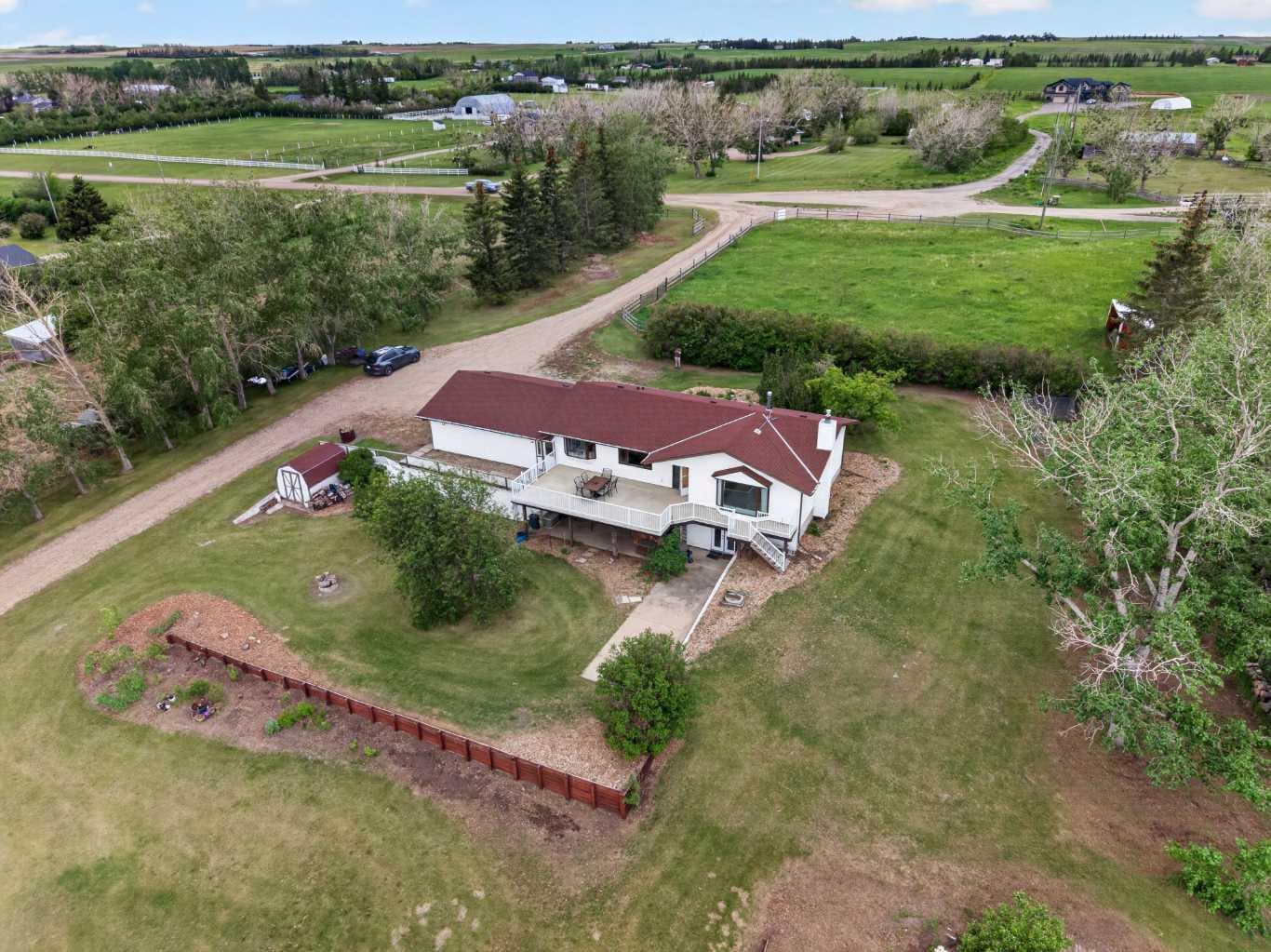 272098 Range Road 282A — photo 1