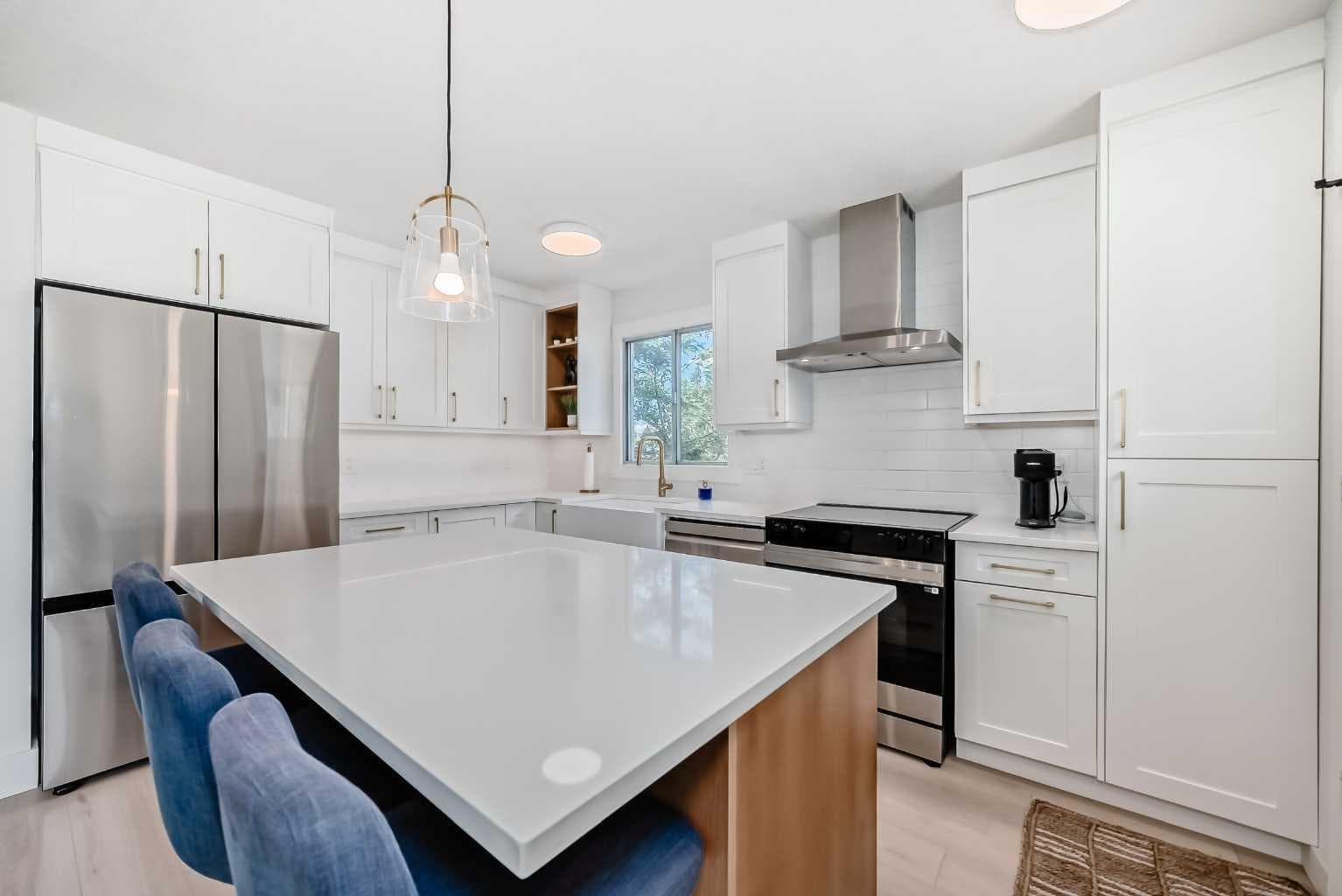 170 Lake Sylvan Close SE — photo 4