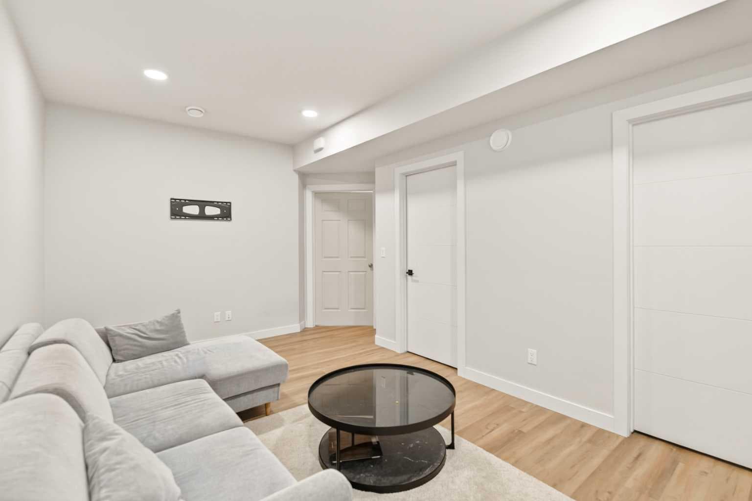 12 Vincent Gate — photo 5