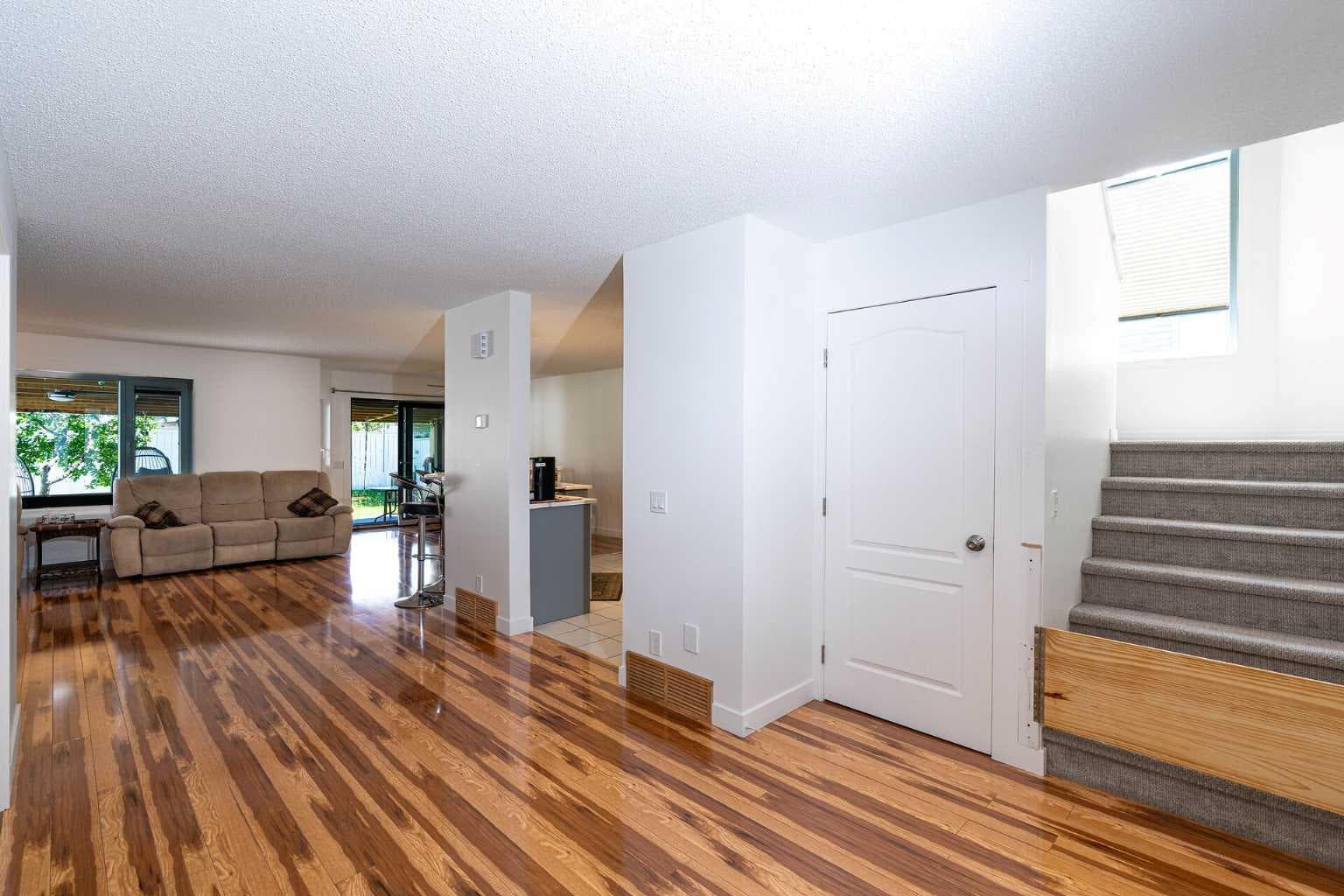 270 Somerside Park SW — photo 4