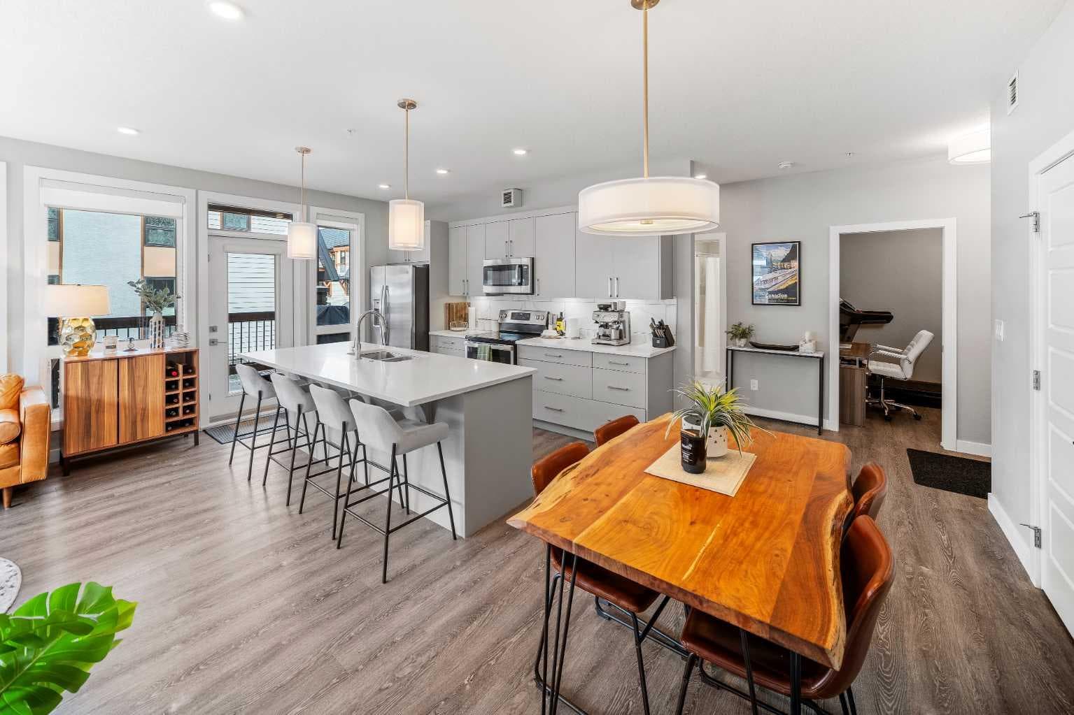 205, 106 Stewart Creek Rise — photo 3