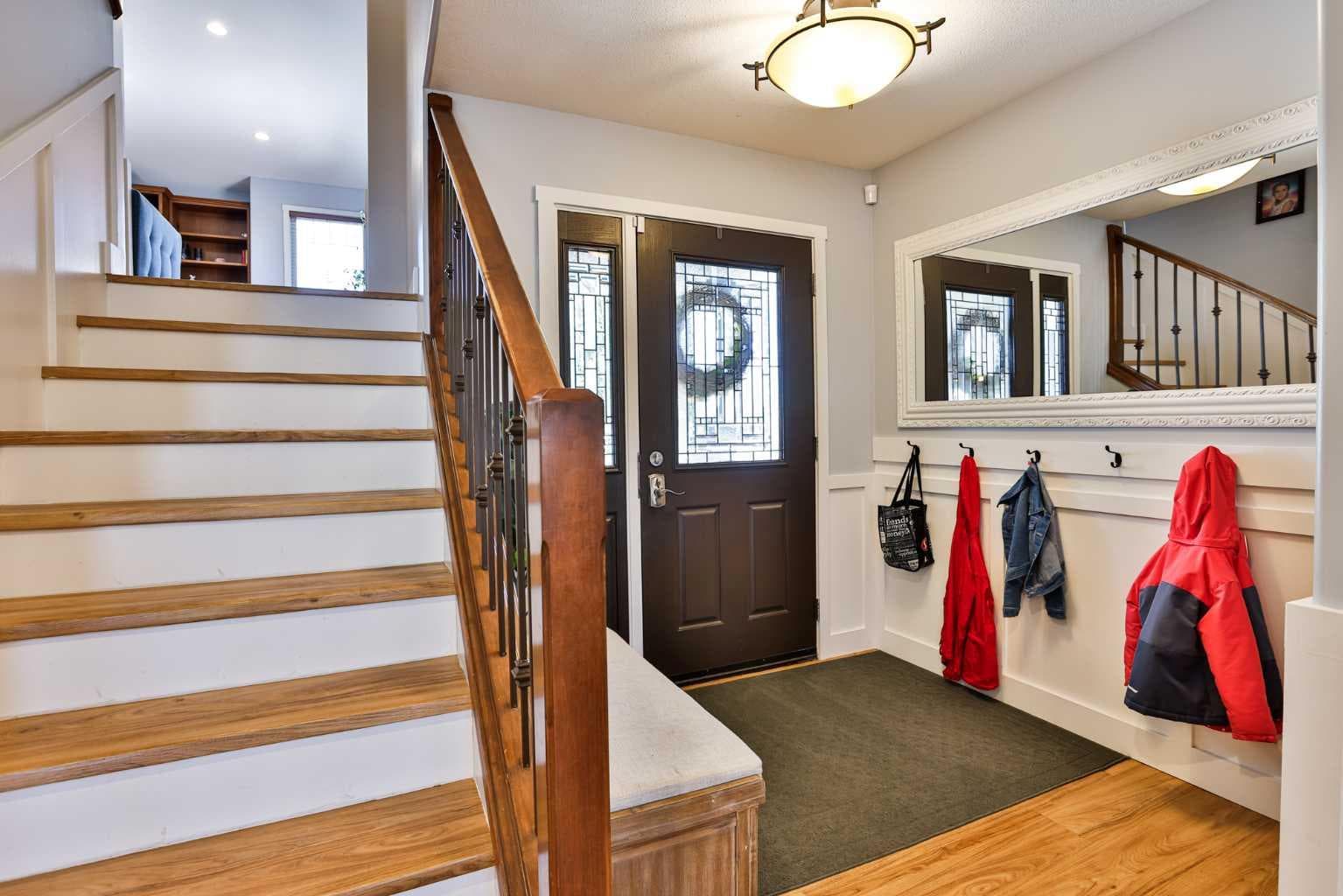 287 Firelight Crescent W — photo 2