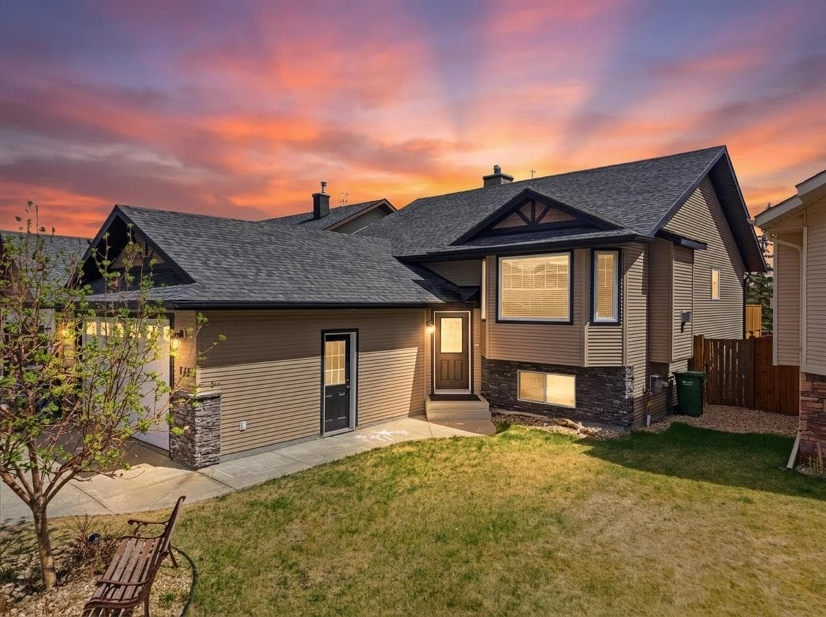 135 Issard Close — photo 1