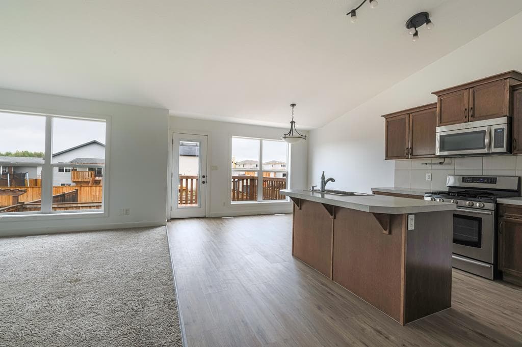 4431 54 Street — photo 5