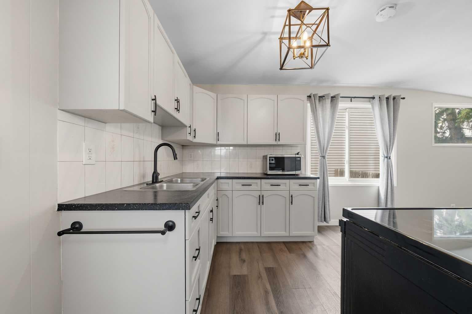 3807 1 Street NE — photo 4