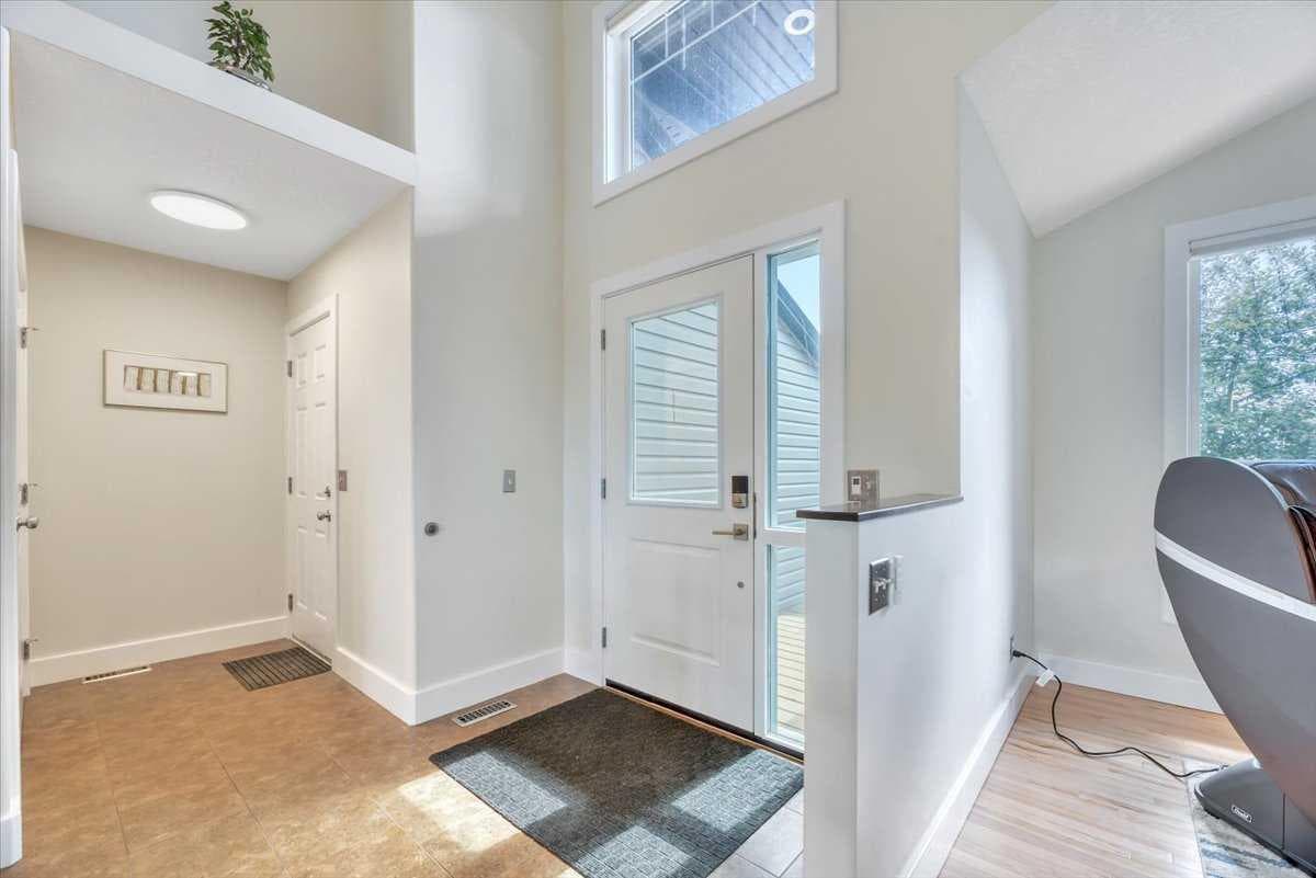 188 Aspen Creek Crescent — photo 4