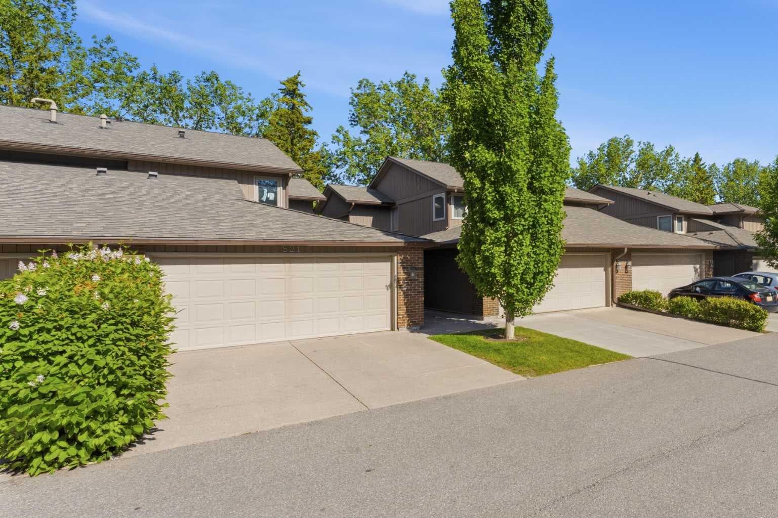 821, 860 Midridge Drive SE — photo 2