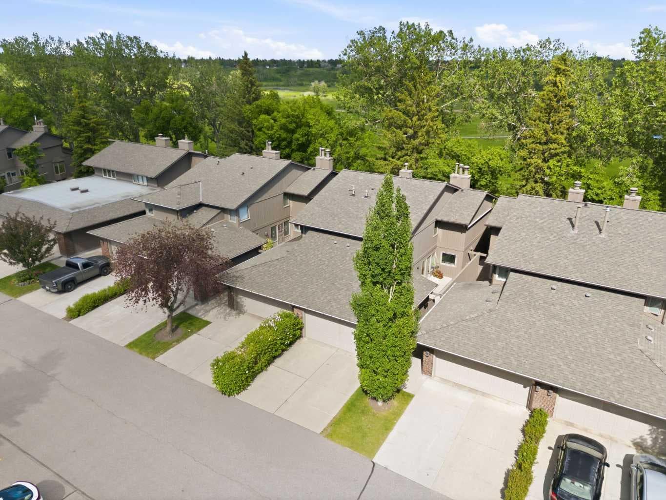 821, 860 Midridge Drive SE — photo 3