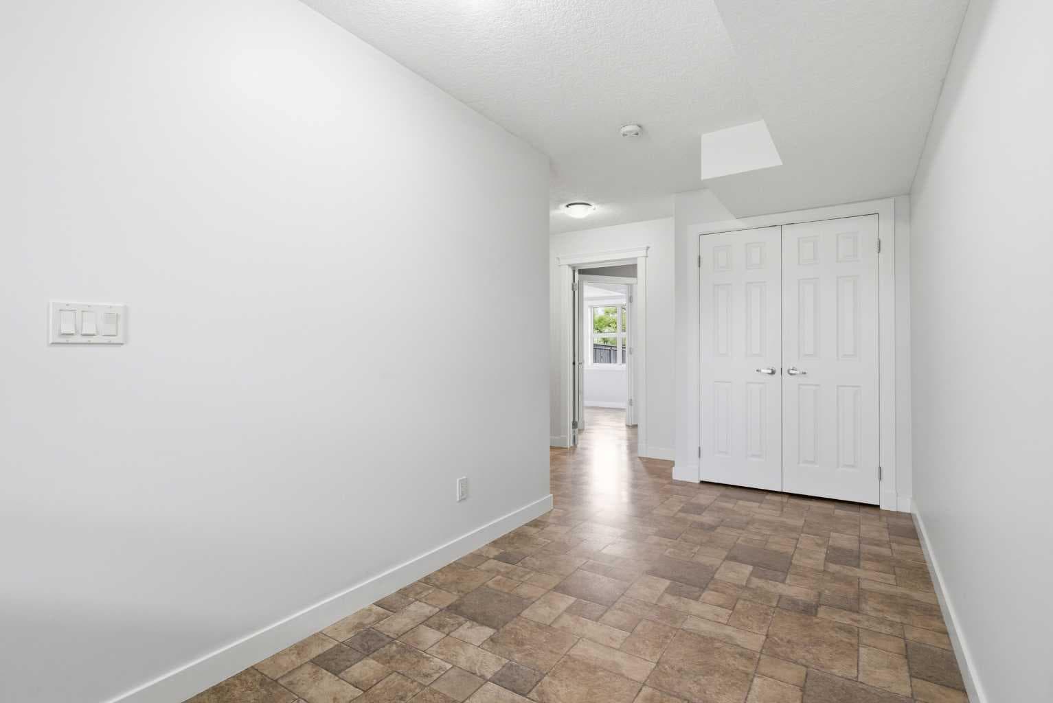 2120 21 Avenue — photo 5