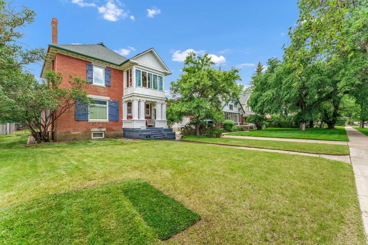335 1 Street SE — photo 3
