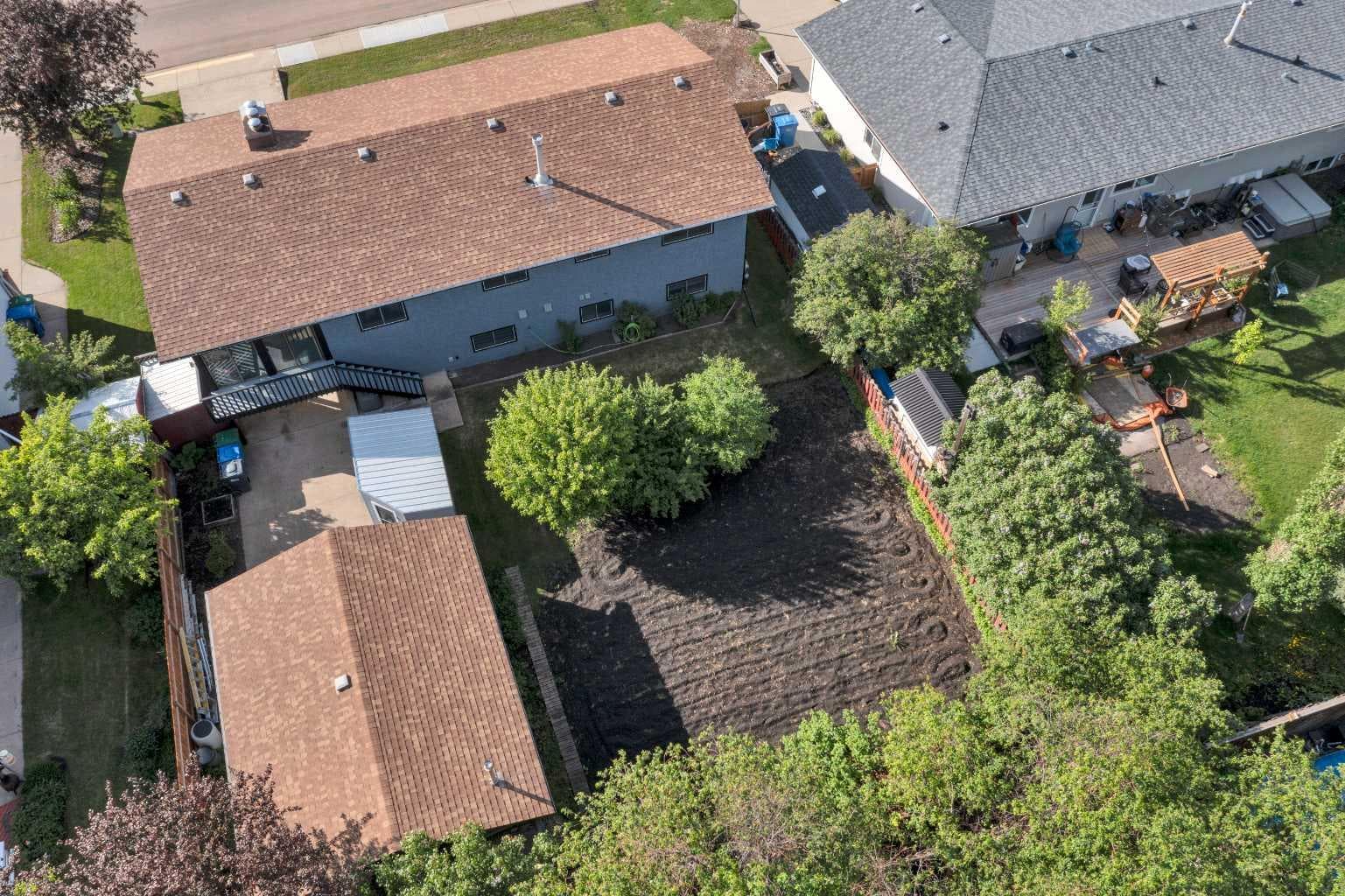 27 Warwick Drive — photo 2