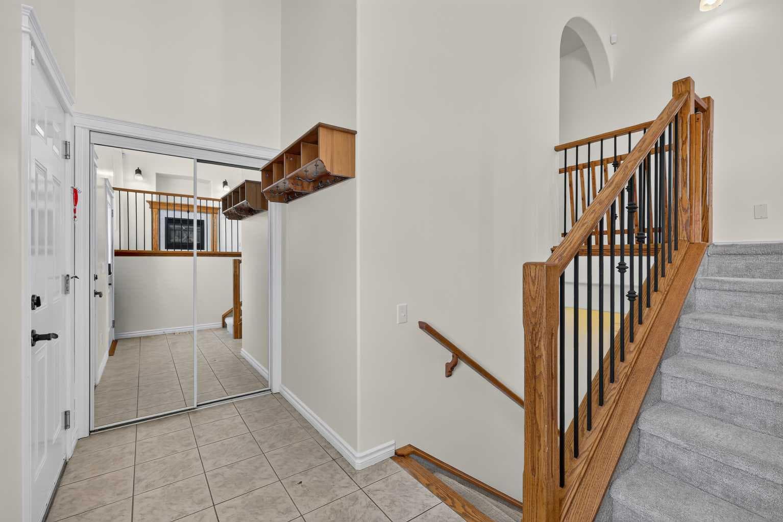219 Hillcrest Boulevard — photo 4