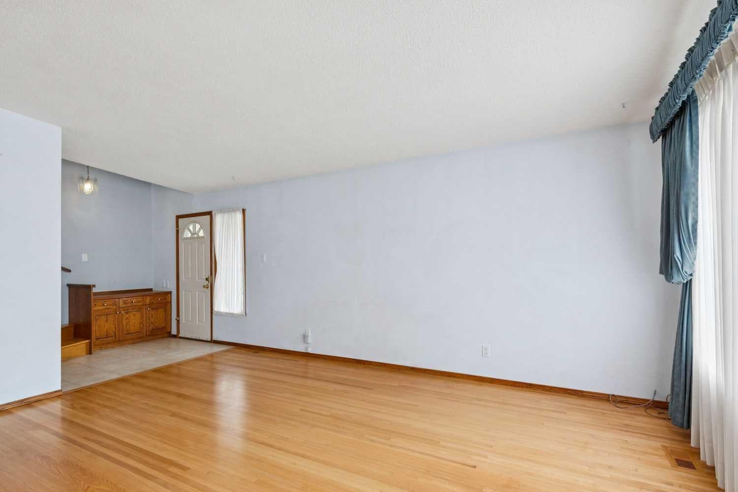 4823 Brisebois Drive NW — photo 3