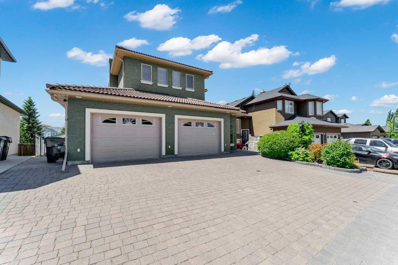 144 Sundance Road SW — photo 1