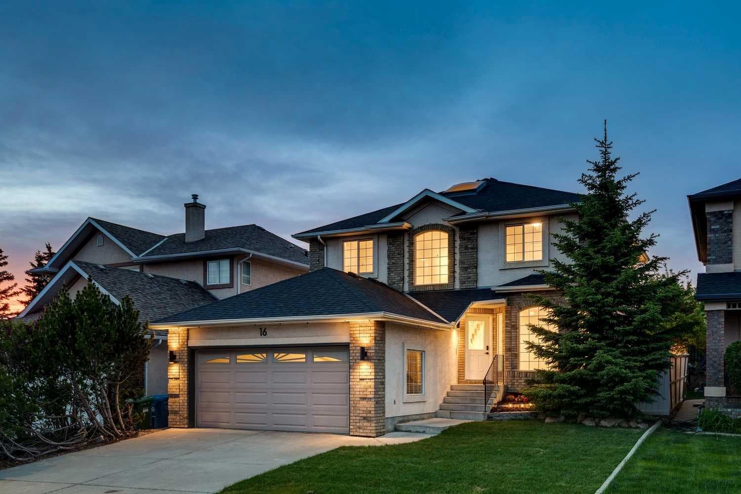 16 Simcrest Point SW — photo 1