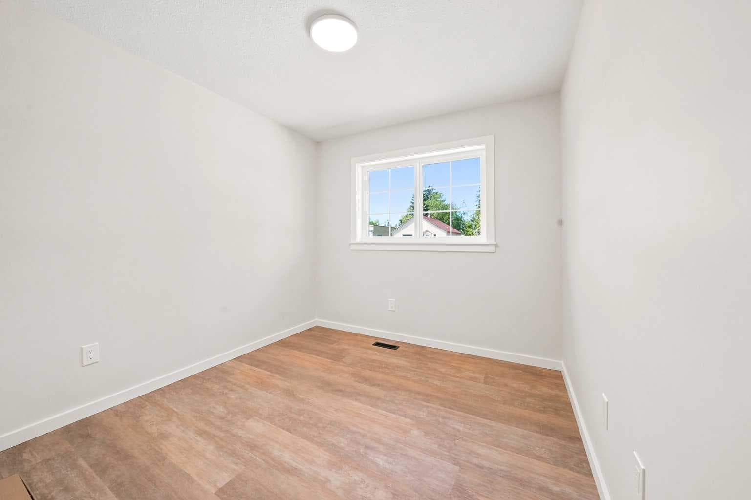5131 52 Street — photo 4