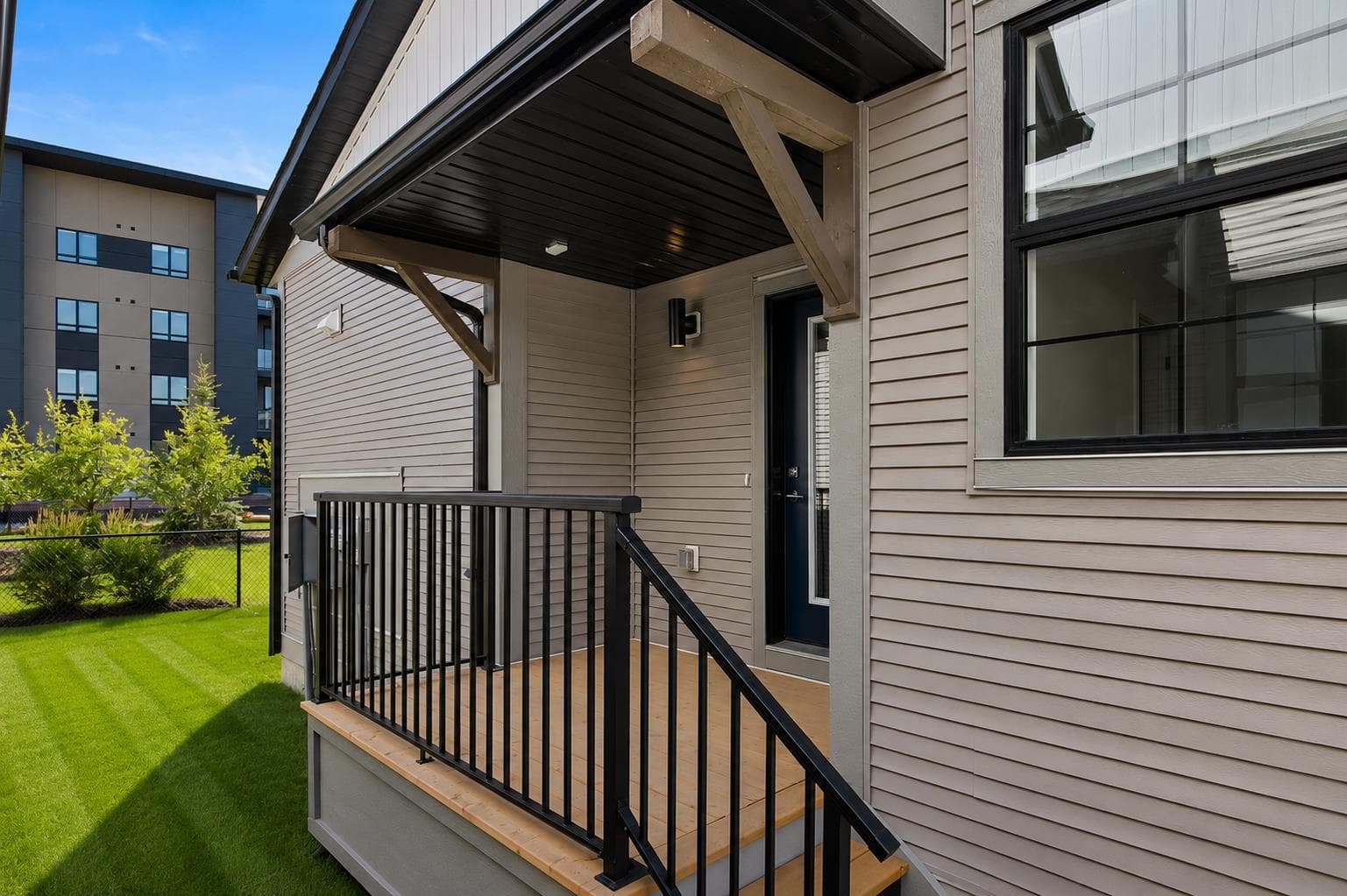 1102, 201 Cooperswood Green SW — photo 3