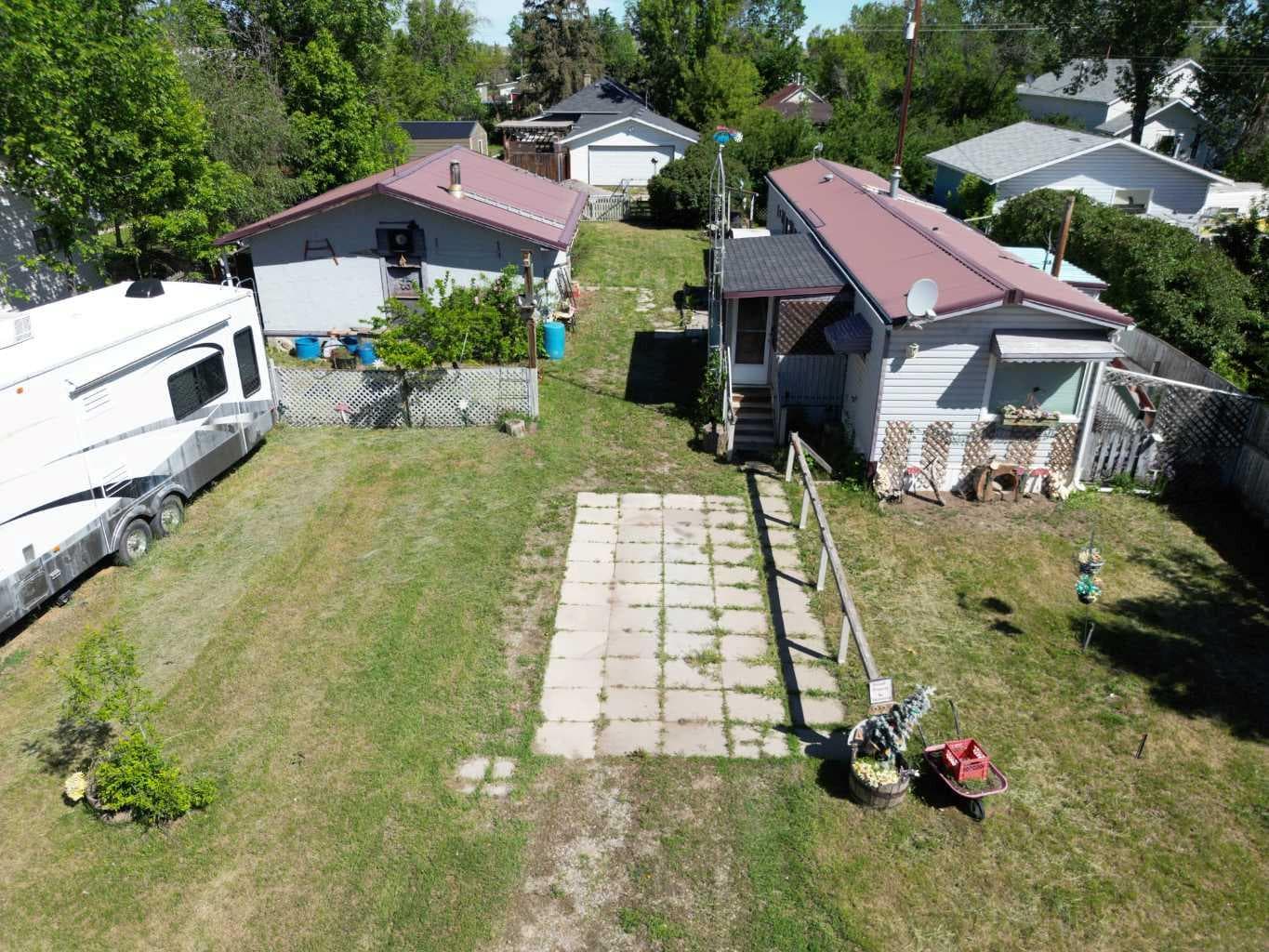 221 Truman Street — photo 1