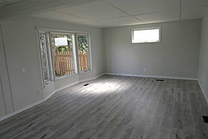 28 Riley Street NE — photo 4