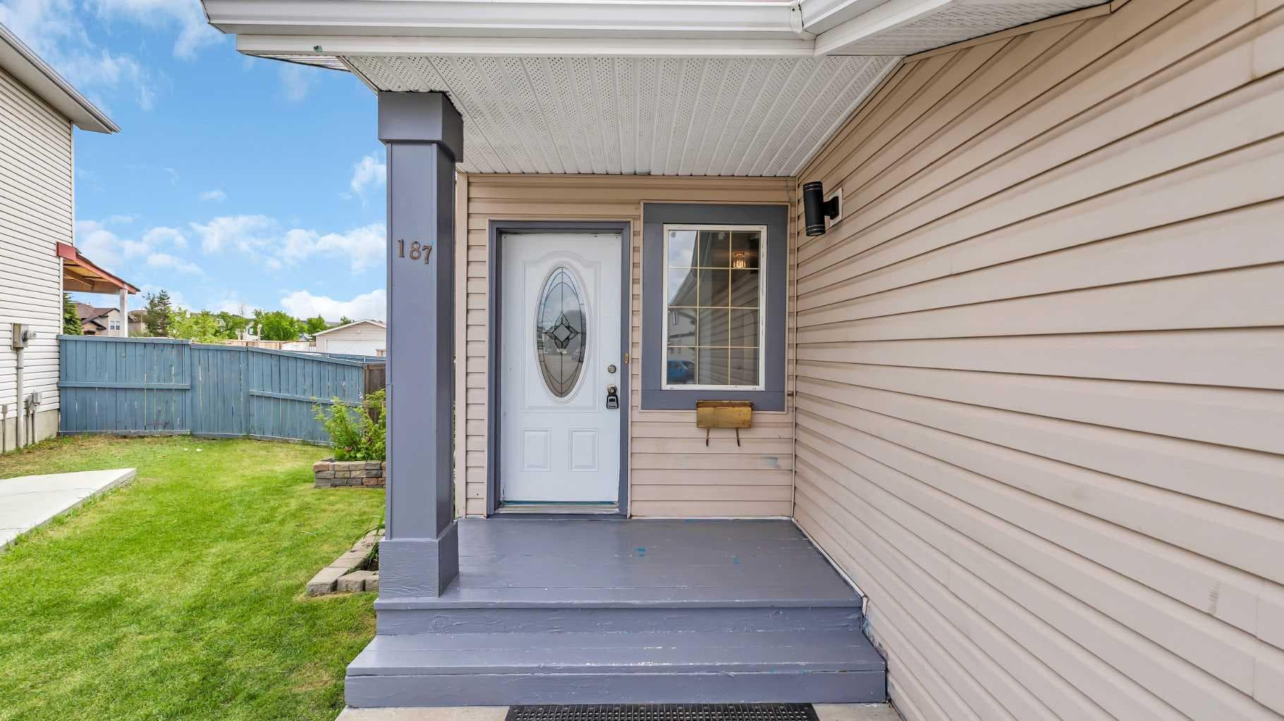 187 Coral Springs Circle NE — photo 2