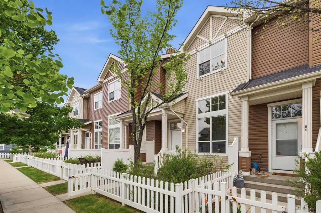 77 Elgin Gardens SE — photo 2