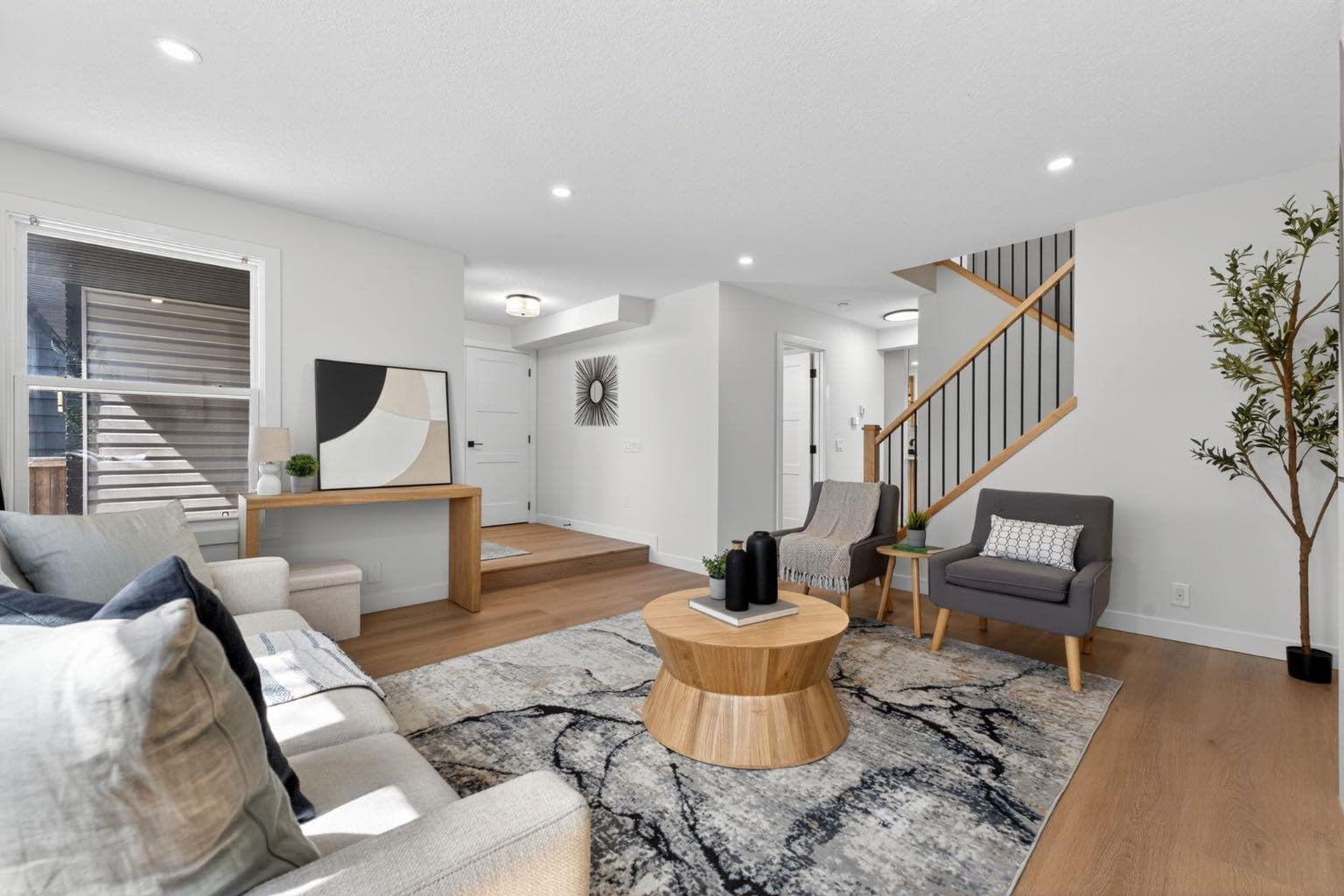 40 Bernard Way NW — photo 1