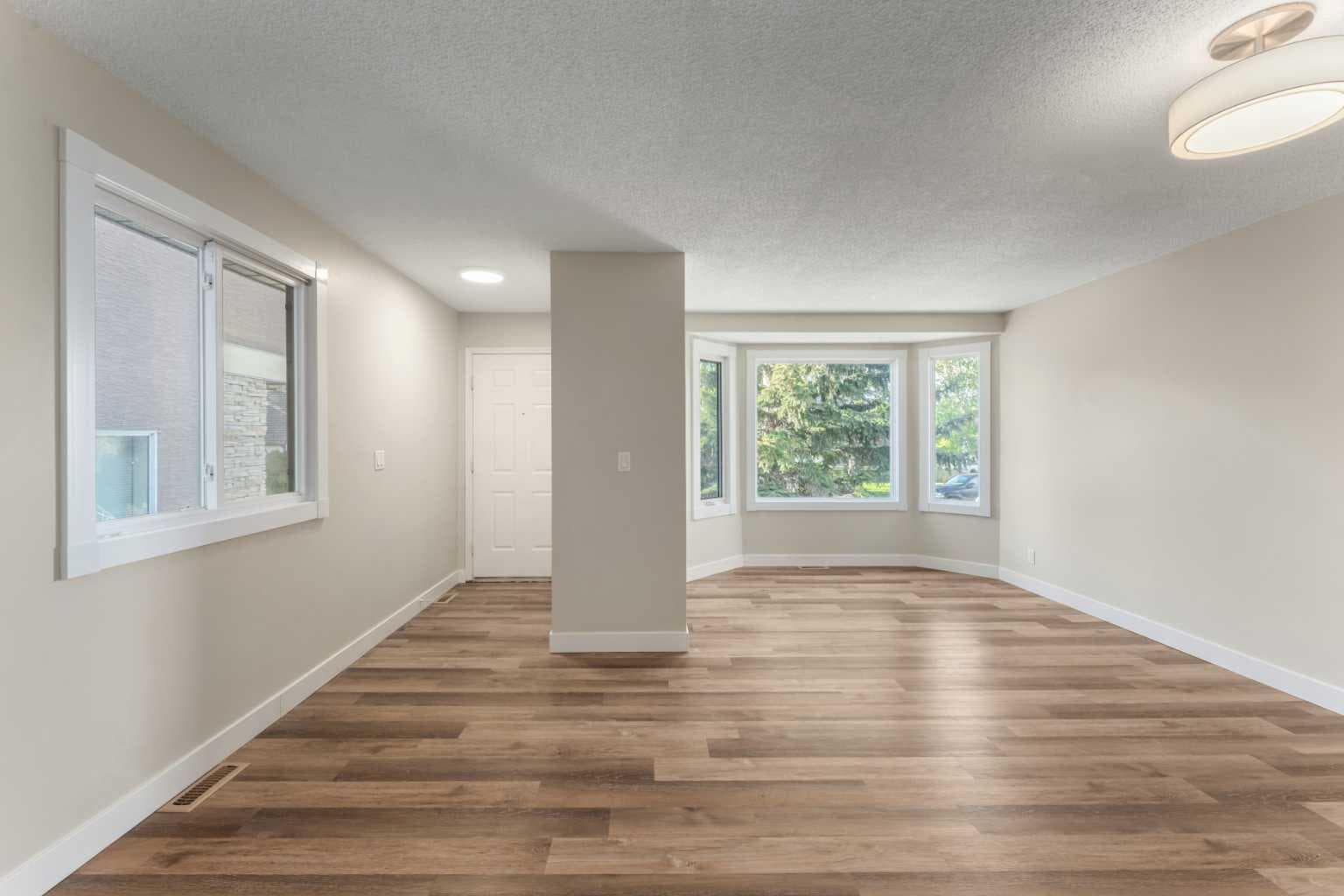 7609 36 Avenue NW — photo 5