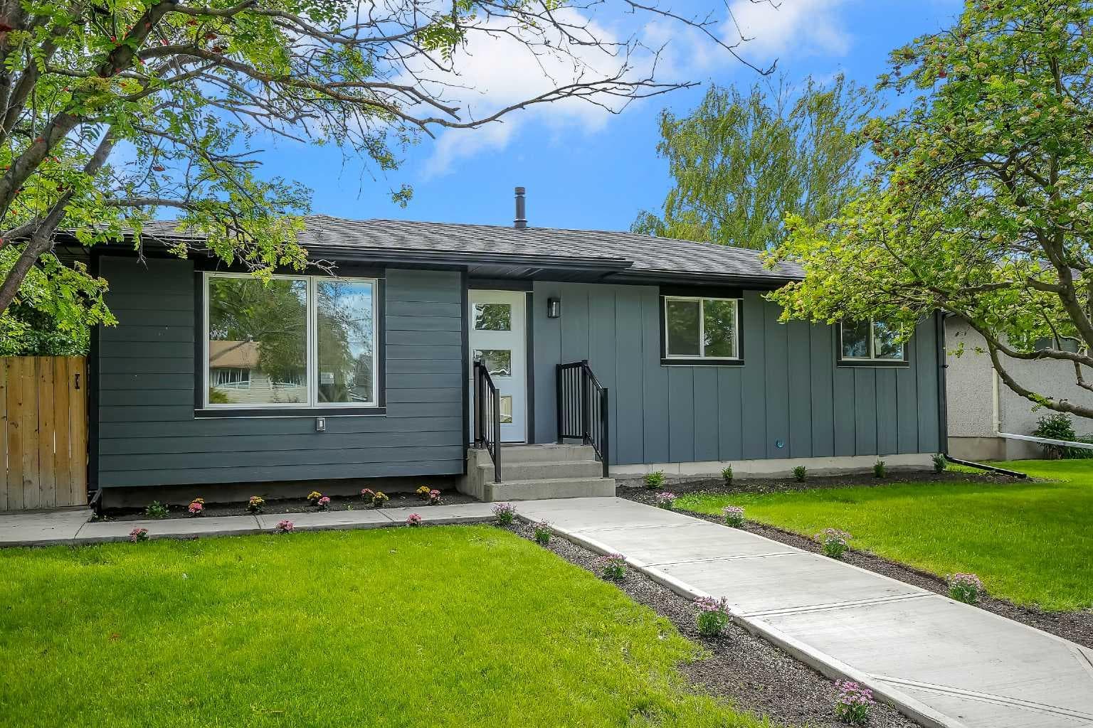 419 Acadia Drive SE — photo 2
